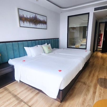 Cordial Grand Hotel Da Nang Beach - Infinity Rooftop Pool 외부 사진