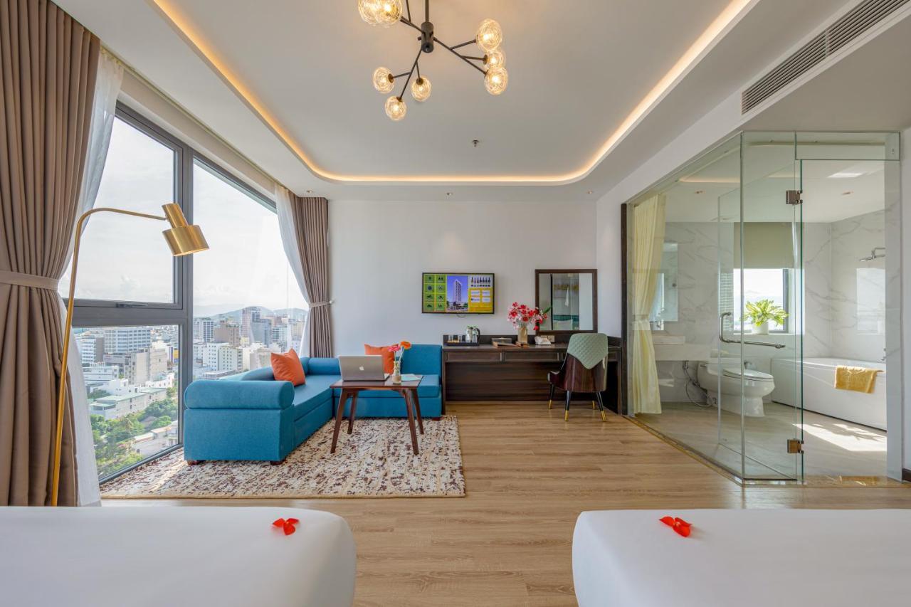 Cordial Grand Hotel Da Nang Beach - Infinity Rooftop Pool 외부 사진