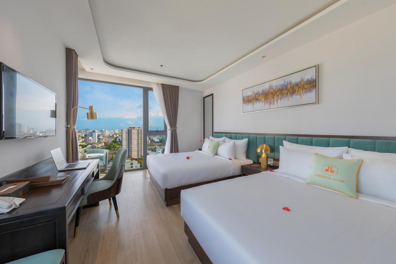 Cordial Grand Hotel Da Nang Beach - Infinity Rooftop Pool 외부 사진