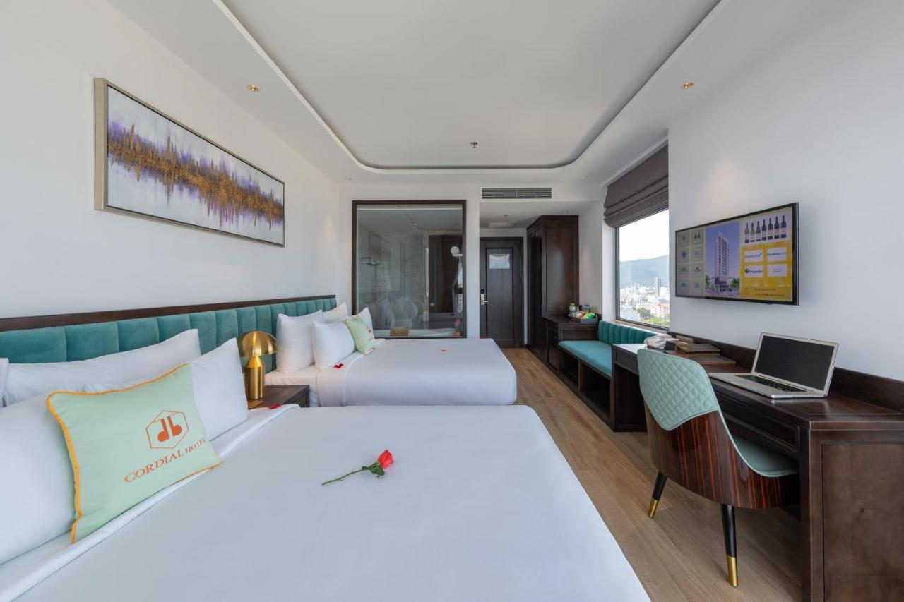Cordial Grand Hotel Da Nang Beach - Infinity Rooftop Pool 외부 사진