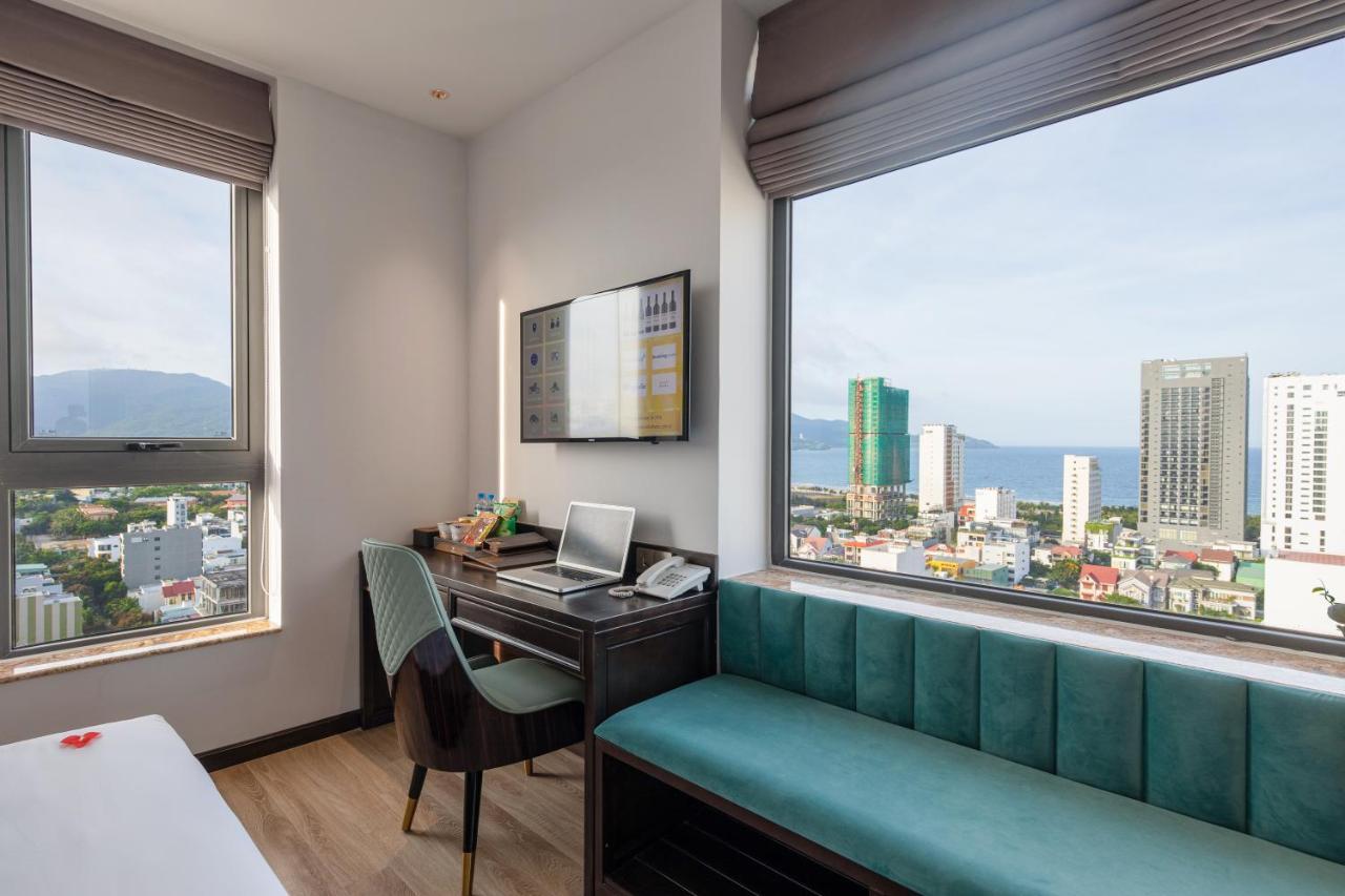 Cordial Grand Hotel Da Nang Beach - Infinity Rooftop Pool 외부 사진