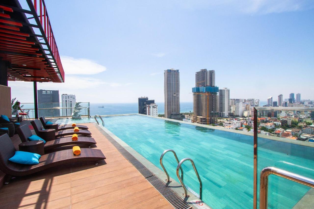 Cordial Grand Hotel Da Nang Beach - Infinity Rooftop Pool 외부 사진